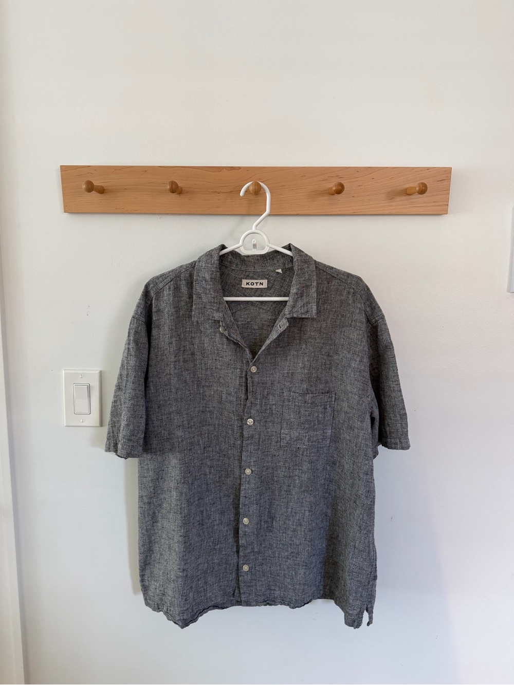 LG Men's Short-Sleeve Button-Up Shirt in Charcoal Gray